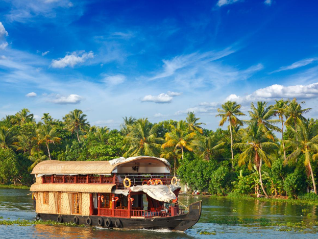 Kerala Backwater Tours: A Journey Through Nature’s Paradise