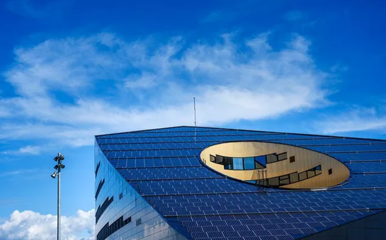 BIPV Cladding Benefits and Applications in Modern Architecture