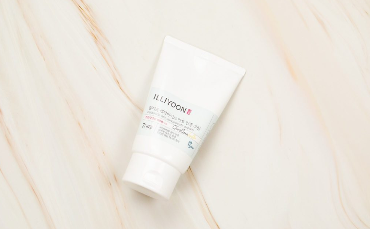 Illiyoon Ceramide Ato Concentrate Cream Review Benefits and Skin Compatibility