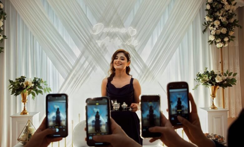 capture engagement beacon lens